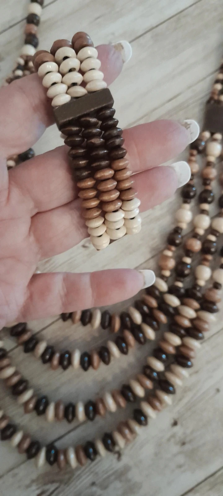 Conjunto collar + pulsera de madera, color café, crema – photo 7